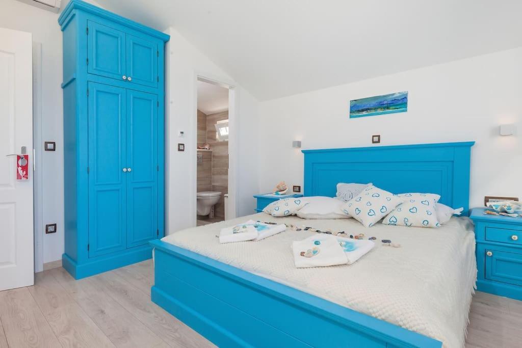 Kety With Pool Holiday home Makarska